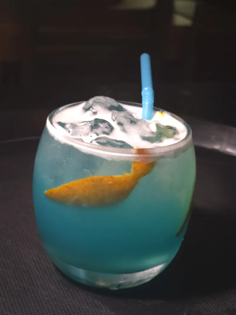 Drink azul com laranja
